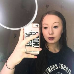 Meet your Posher, Olivia